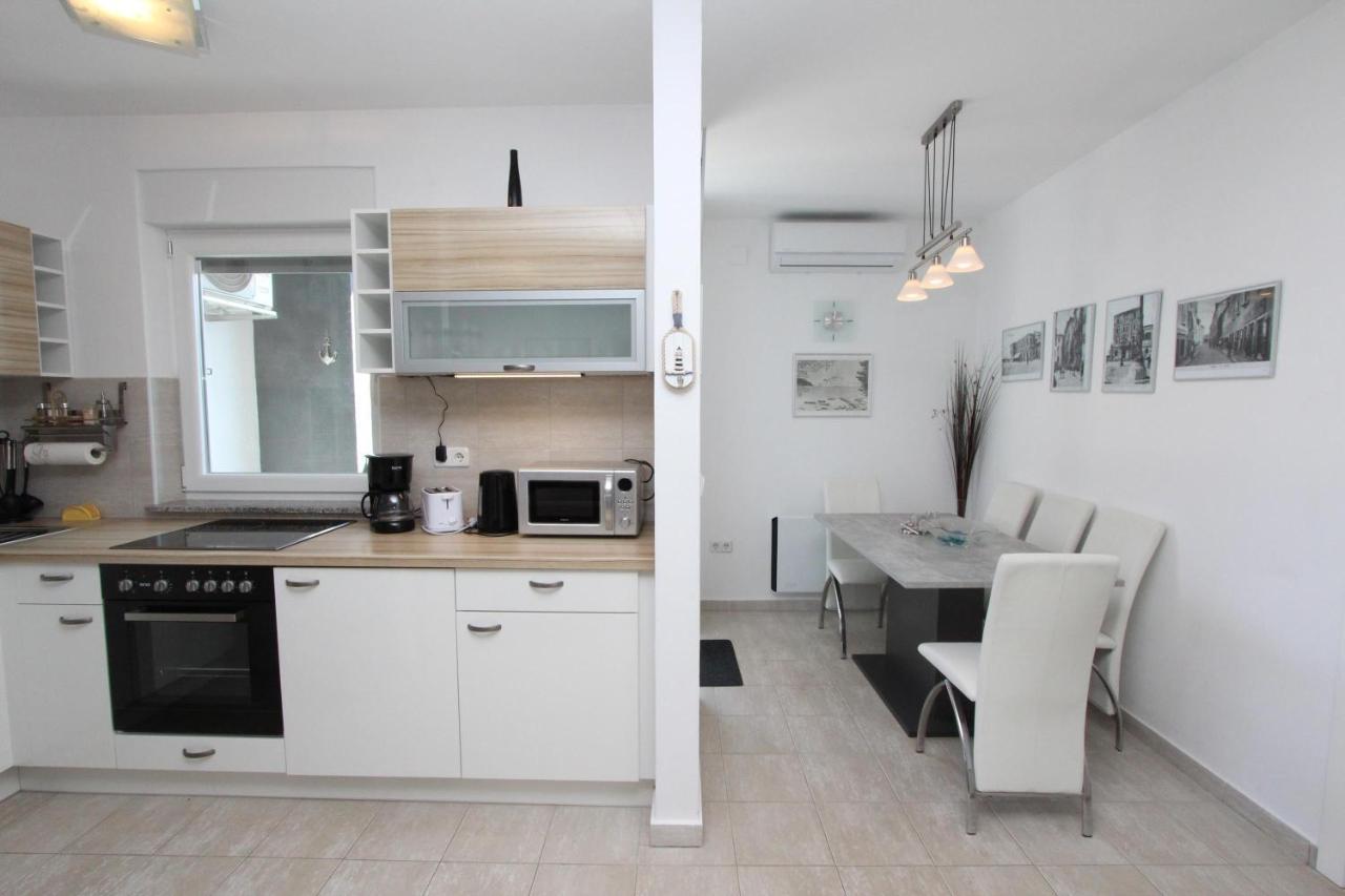 Apartment Adi ロヴィニ エクステリア 写真
