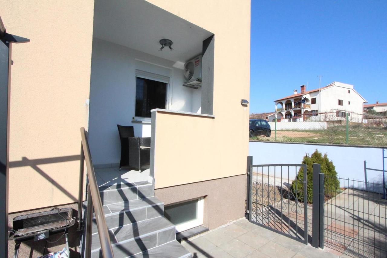 Apartment Adi ロヴィニ エクステリア 写真