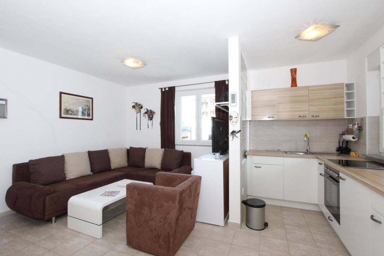 Apartment Adi ロヴィニ エクステリア 写真