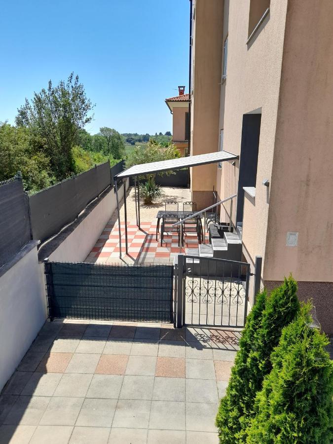 Apartment Adi ロヴィニ エクステリア 写真